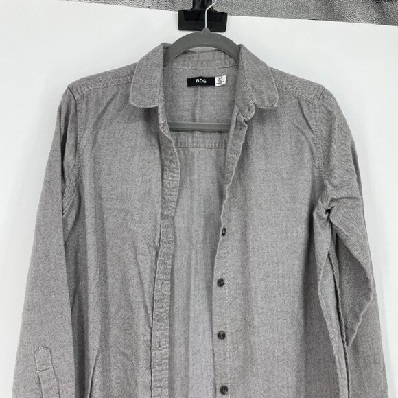 BDG Grey button down slit sides  fringe hem shirt - Picture 12 of 13